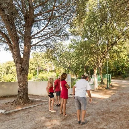 בית נופש Les Restanques Maison De La Pinede 2 גרימו