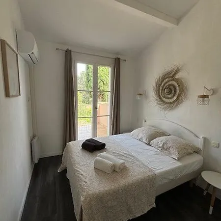 Les Restanques Maison De La Pinede 2 * גרימו