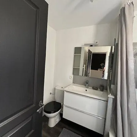 בית נופש Les Restanques Maison De La Pinede 2 גרימו