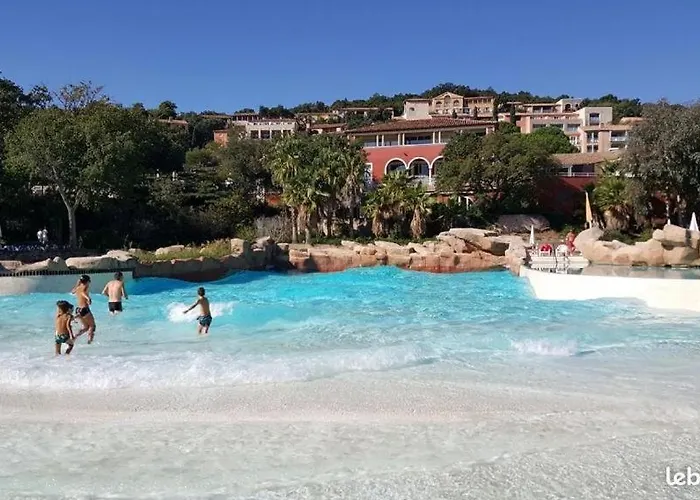 Les Restanques Maison De La Pinede 2 *