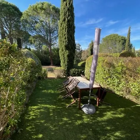 Holiday home Les Restanques Maison De La Pinede 2 *