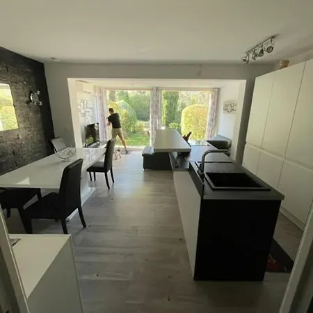 Les Restanques Maison De La Pinede 2 Holiday home *